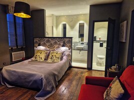 Habitación Confort doble | Ropa de cama de alta calidad y decoración individual