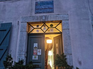 Exterior - Onigourmand (Oloron-Sainte-Marie)