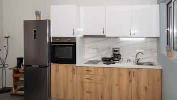 Fridge, oven, stovetop, toaster