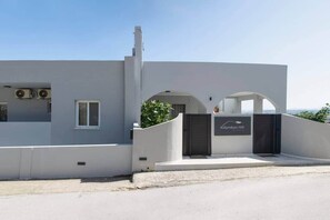 Exterior - Brand new sea view Apartment close to the beach (Chania)