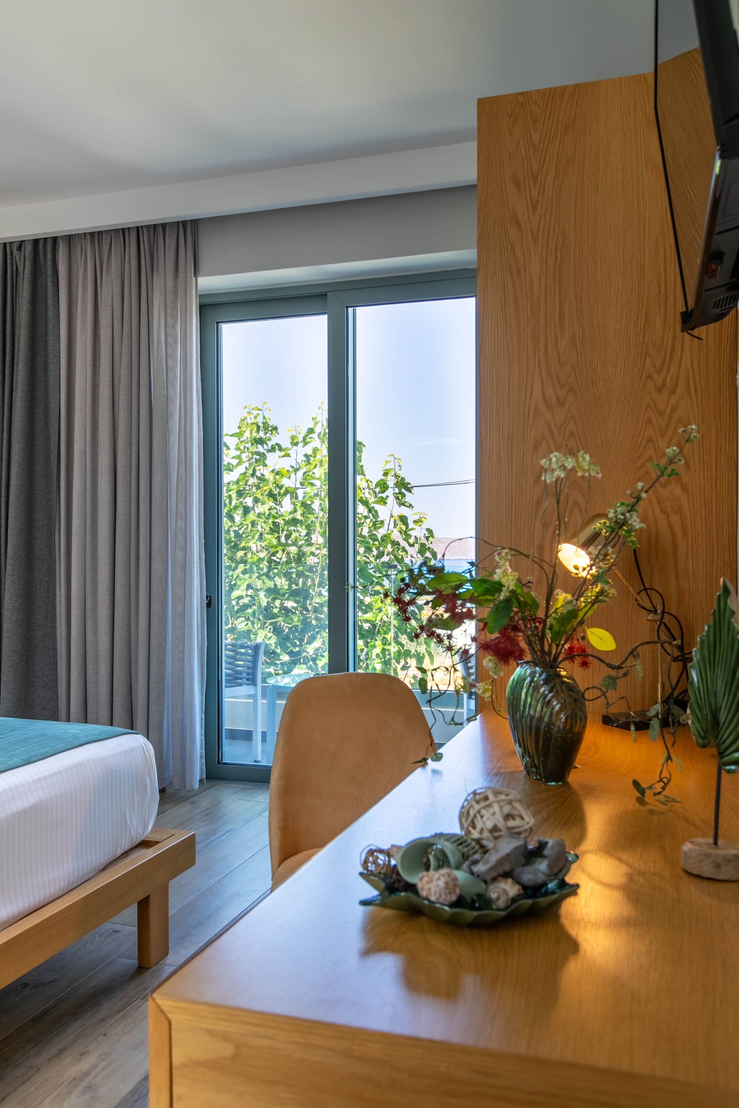 4 bedrooms, in-room safe, iron/ironing board, WiFi