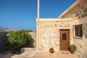 Exterior detail - Villa Estia, pool, ideal for couples, cozy, quiet (Platanos)