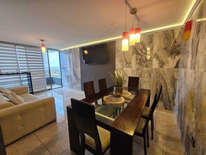Dining - Beautiful apartment steps away from AV Brasil (Antofagasta)