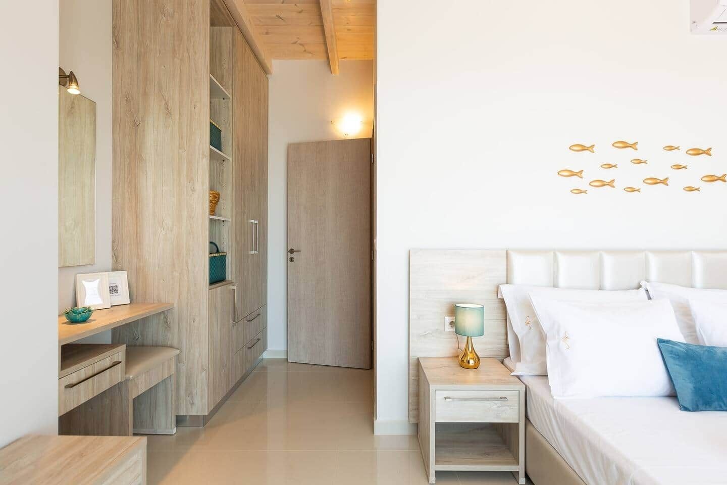 6 bedrooms, in-room safe, iron/ironing board, free WiFi