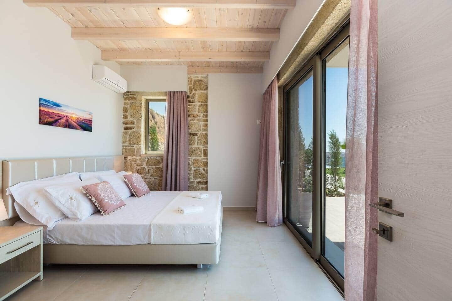3 bedrooms, in-room safe, iron/ironing board, free WiFi
