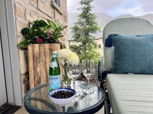 2-bedroom villa in tranquil Provo with refreshing AC