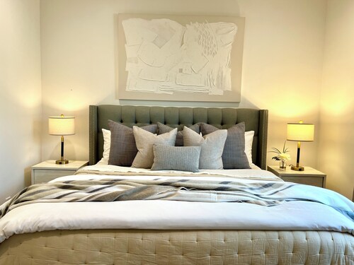 2-bedroom villa in tranquil Provo with refreshing AC