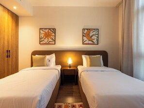 4 bedrooms, in-room safe, iron/ironing board, free WiFi - Stylish 3BR Serviced Apart At Cairo Festival City (Cairo Governorate)