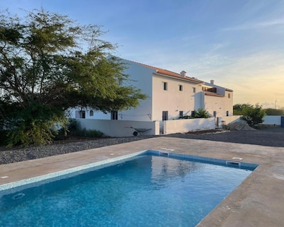 Magnificent villa with private pool 300 metres from the beach