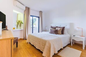 2 bedrooms, Internet, bed sheets - Albufeira Sunny Days | Pool View Family Apartment (Albufeira)