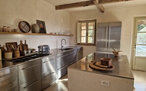 Kühlschrank, Ofen, Herdplatte, Geschirrspüler