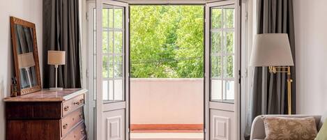 熨斗/熨衫板、可攜式嬰兒床、Wi-Fi、床單