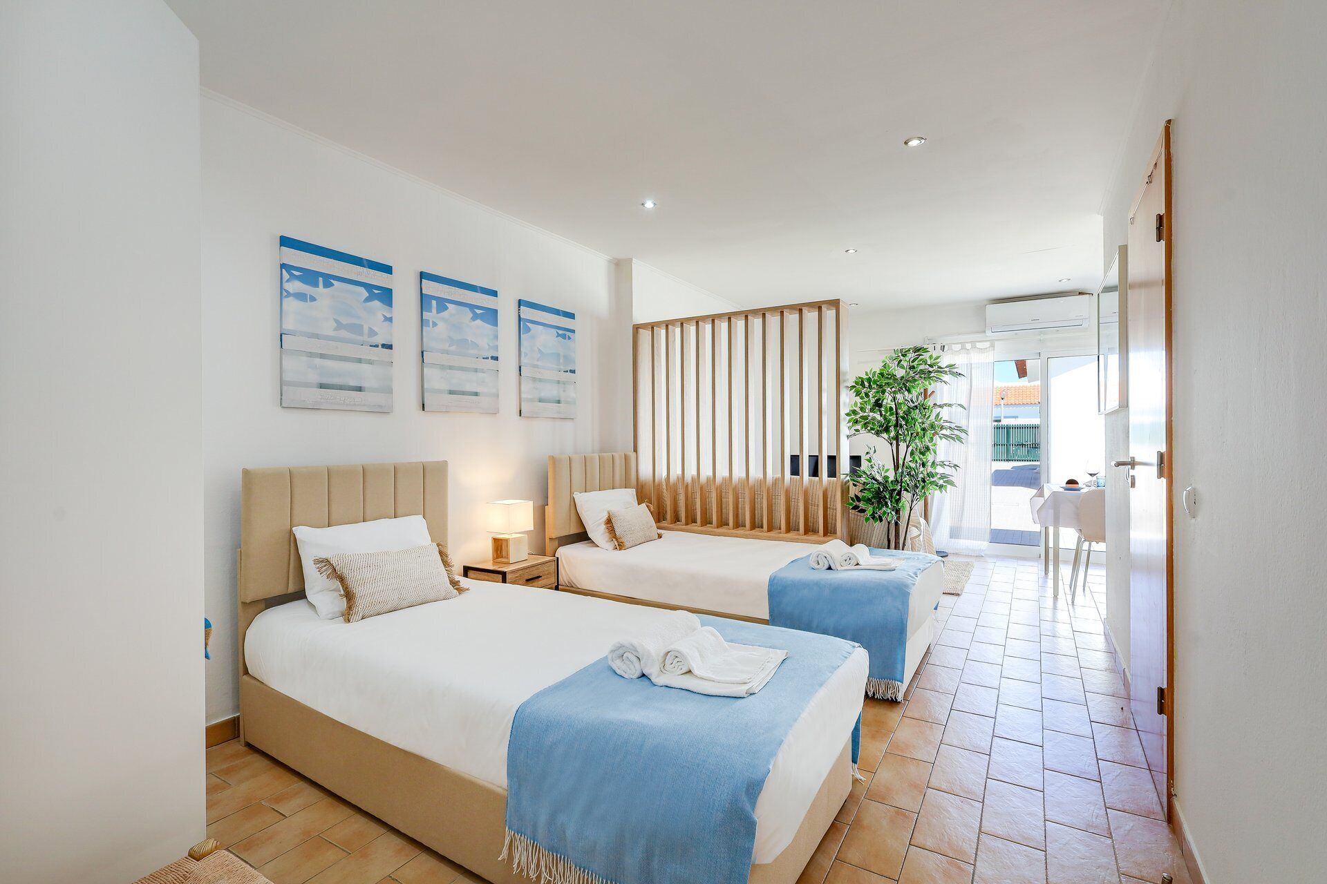 4 bedrooms, internet, bed sheets