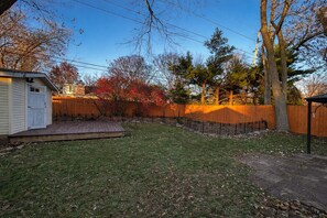 المنطقة المحيطة بالمنشأة