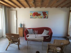 TV, fireplace - Les Marguerites - SEMPY (SEMPY)