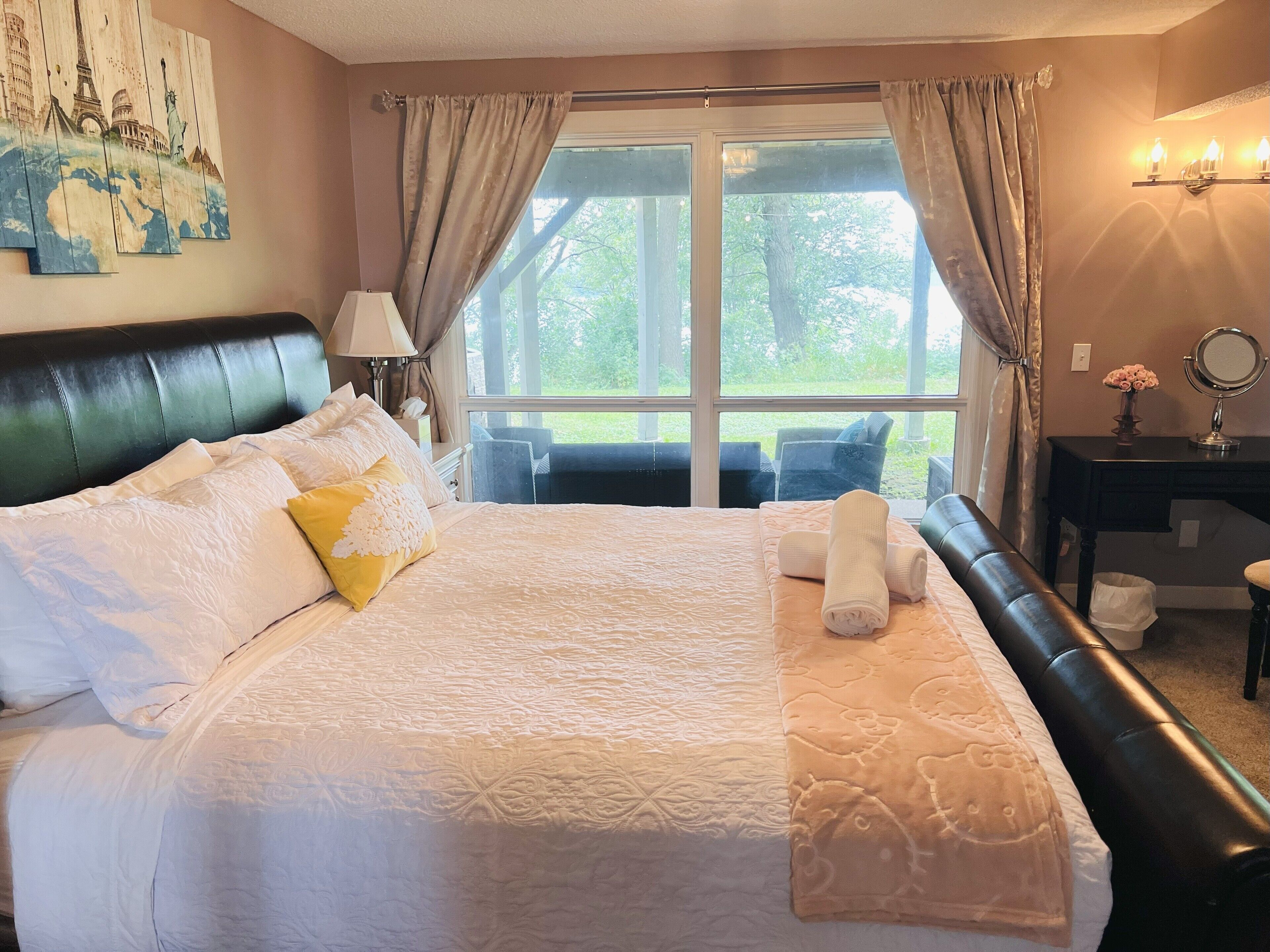 5 bedrooms, iron/ironing board, travel crib, WiFi (free)