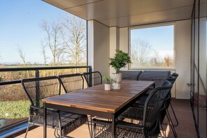 Outdoor dining - Superbly located apartment on the harbor of Arnemuiden (Arnemuiden)