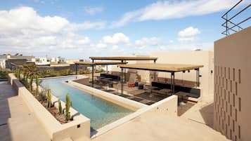 Seasonal outdoor pool, sun loungers