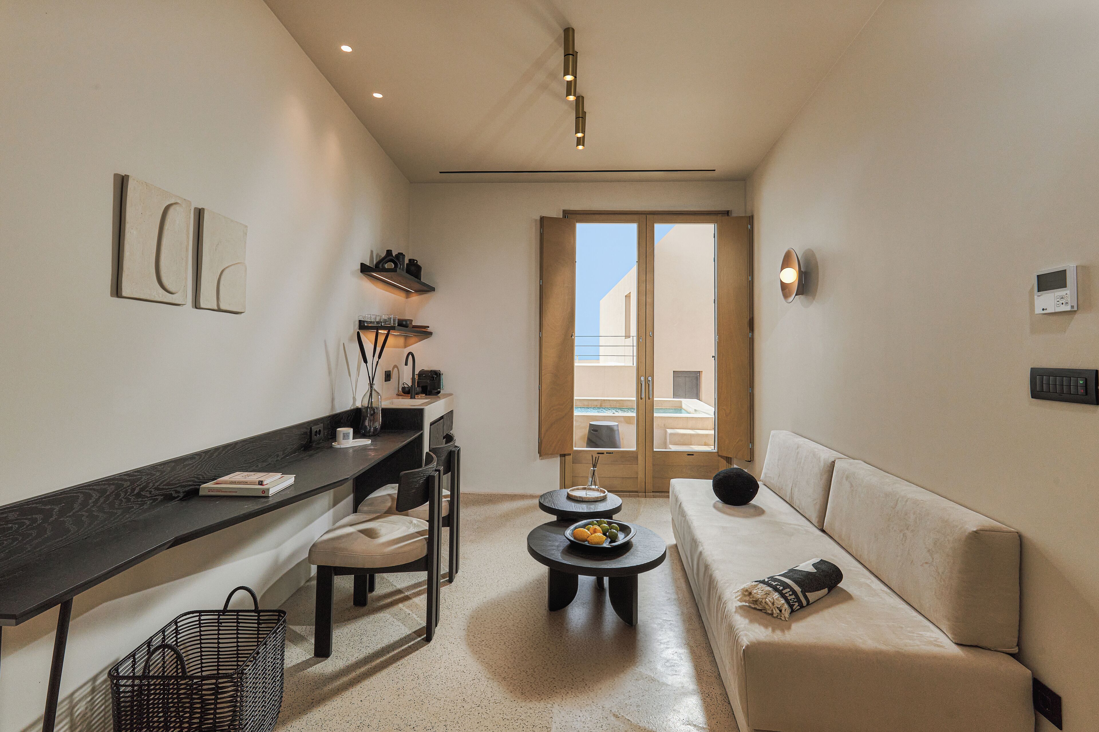 Maisonette with Private Pool | Living area