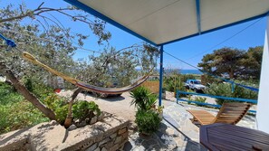 Outdoor dining - Apartment 'Syros Mandala Studio-Zen' with Wi-Fi and Air Conditioning (Syros)