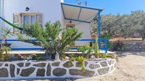 Exterior - Apartment 'Syros Mandala Studio-Zen' with Wi-Fi and Air Conditioning (Syros)