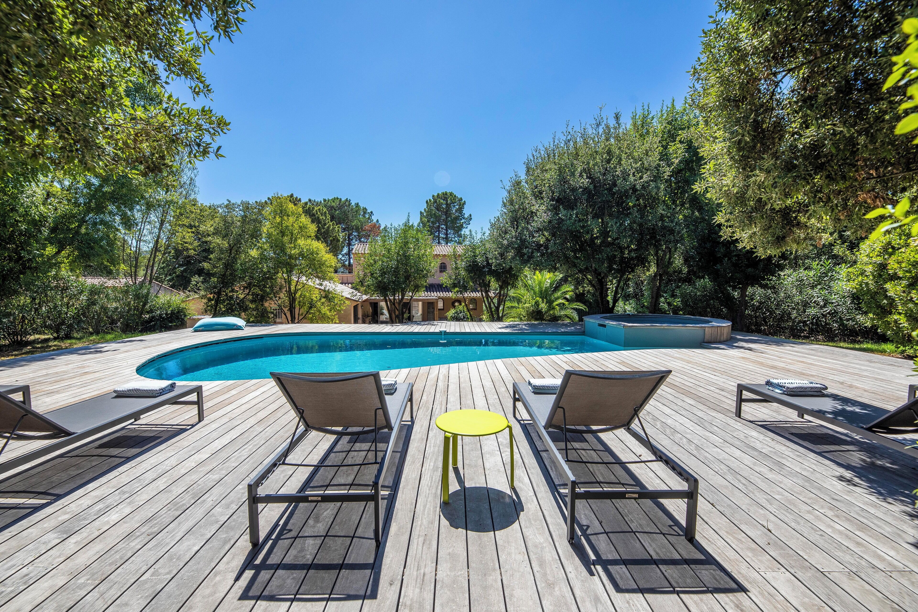 Piscine extérieure, piscine chauffée