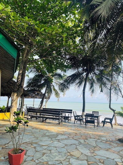 Simple and Eco friendly Beach Resort and bungalows , seafood ,vegetarian 6