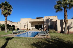 Outdoor pool - Exceptional villa with private pool in Marrakech, Palmeraie area, Atlas view (Marrakech)