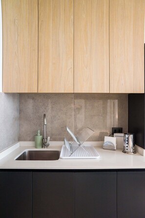 Fridge, microwave, oven, stovetop - Modern Flat Heart of Providencia Lifestyle (Providencia)