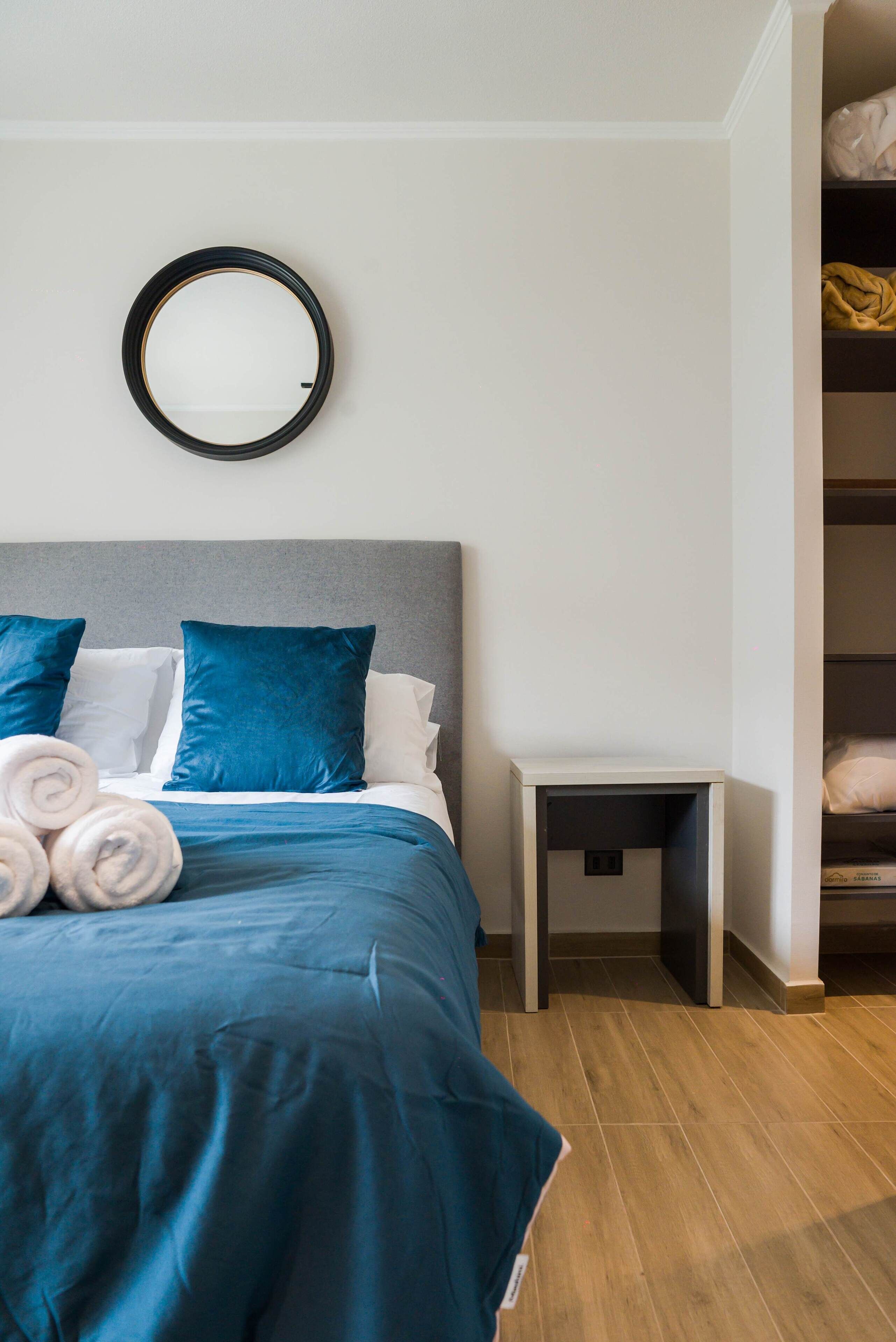 3 chambres, fer et planche à repasser, Wi-Fi gratuit, draps fournis