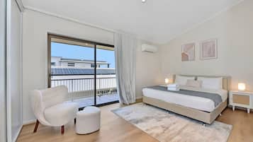 8 室のベッドルーム、アイロン / アイロン台、WiFi (無料)