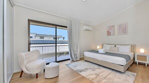 8 室のベッドルーム、アイロン / アイロン台、WiFi (無料)