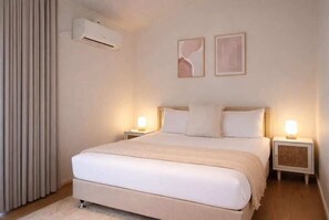 8 bedrooms, desk, iron/ironing board, WiFi (free)