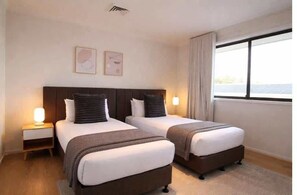8 bedrooms, iron/ironing board, free WiFi, bed sheets