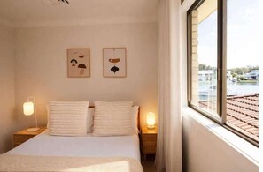 8 chambres, fer et planche à repasser, accès au Wi-Fi (inclus)