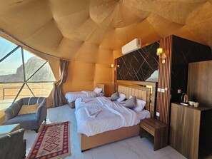 Superior Triple Room | In-room safe, blackout drapes, free WiFi - WADI RUM GRAND (Wadi Rum)