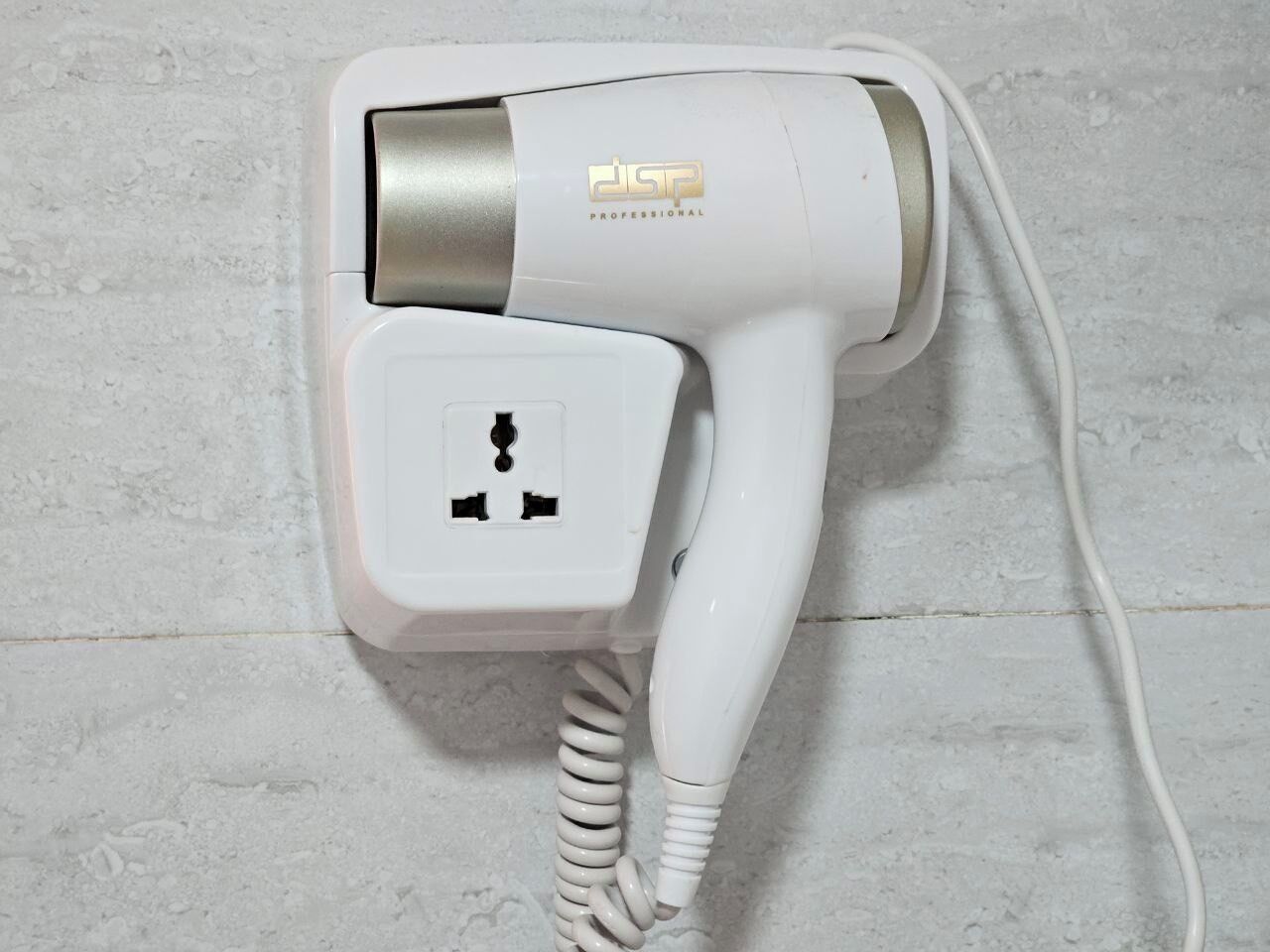 Deluxe Double Room, Balcony, Mountain View | Bathroom amenities | Shower, free toiletries, hair dryer, towels