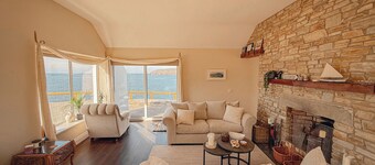 Beautiful 4-bedroom cottage with stunning ocean views outside Downings/Donegal