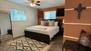 4 bedrooms, iron/ironing board, WiFi, bed sheets