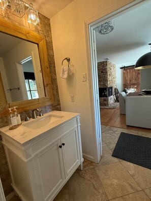 Interior - Pendelton Lodge | Country Gem & Huge Fire Pit (Conroe)