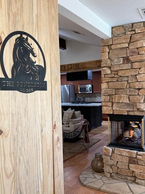 Interior - Pendelton Lodge | Country Gem & Huge Fire Pit (Conroe)