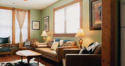 4 Bedroom Cottage on Main Street Deadwood!