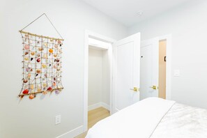 3 bedrooms, WiFi, bed sheets