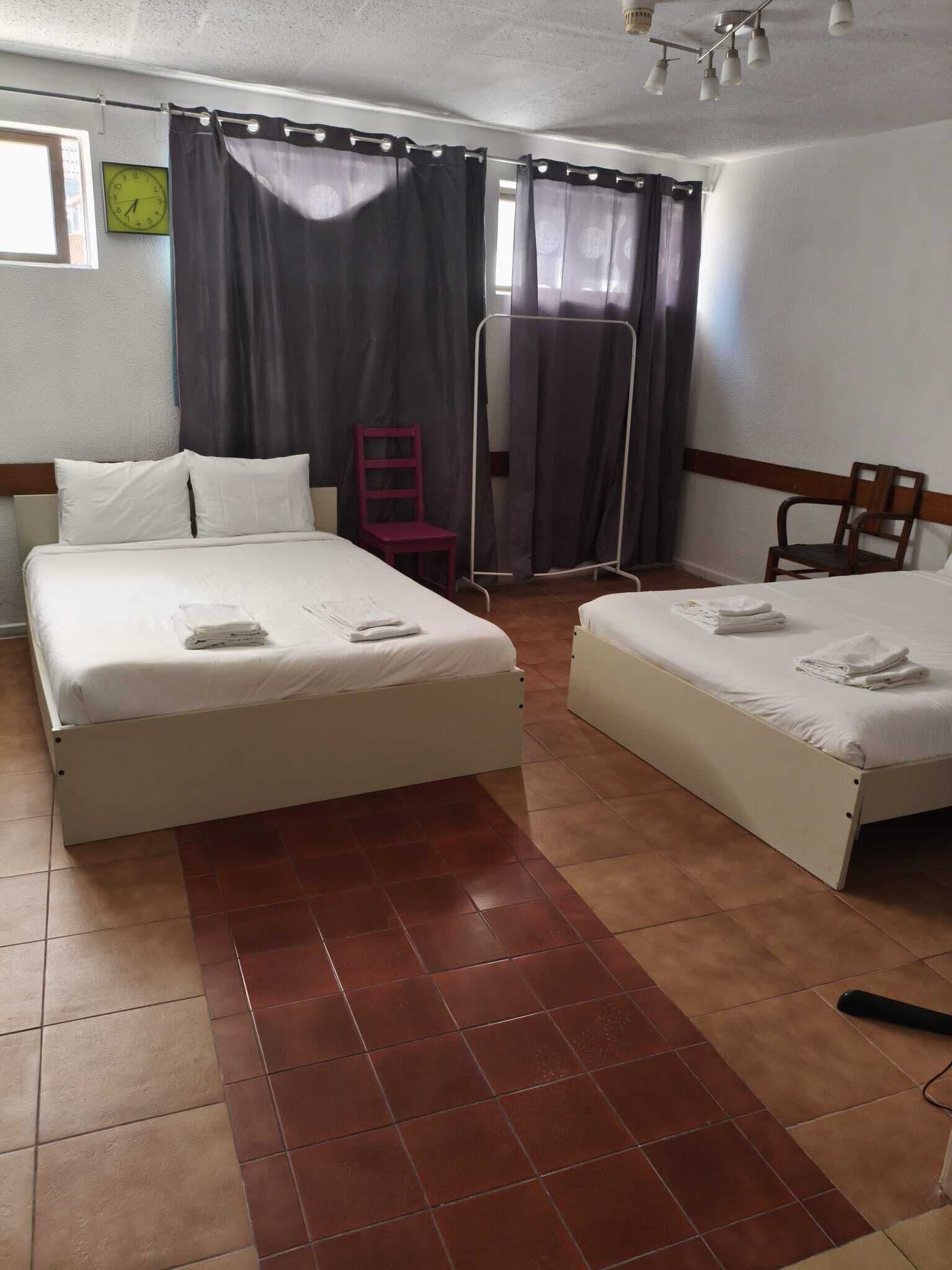 Coffres-forts dans les chambres, ameublement personnalisé, bureau