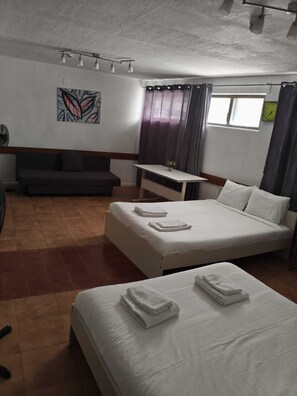 City Room | In-room safe, individually furnished, desk, iron/ironing board