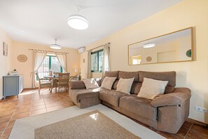 Televisie en een open haard