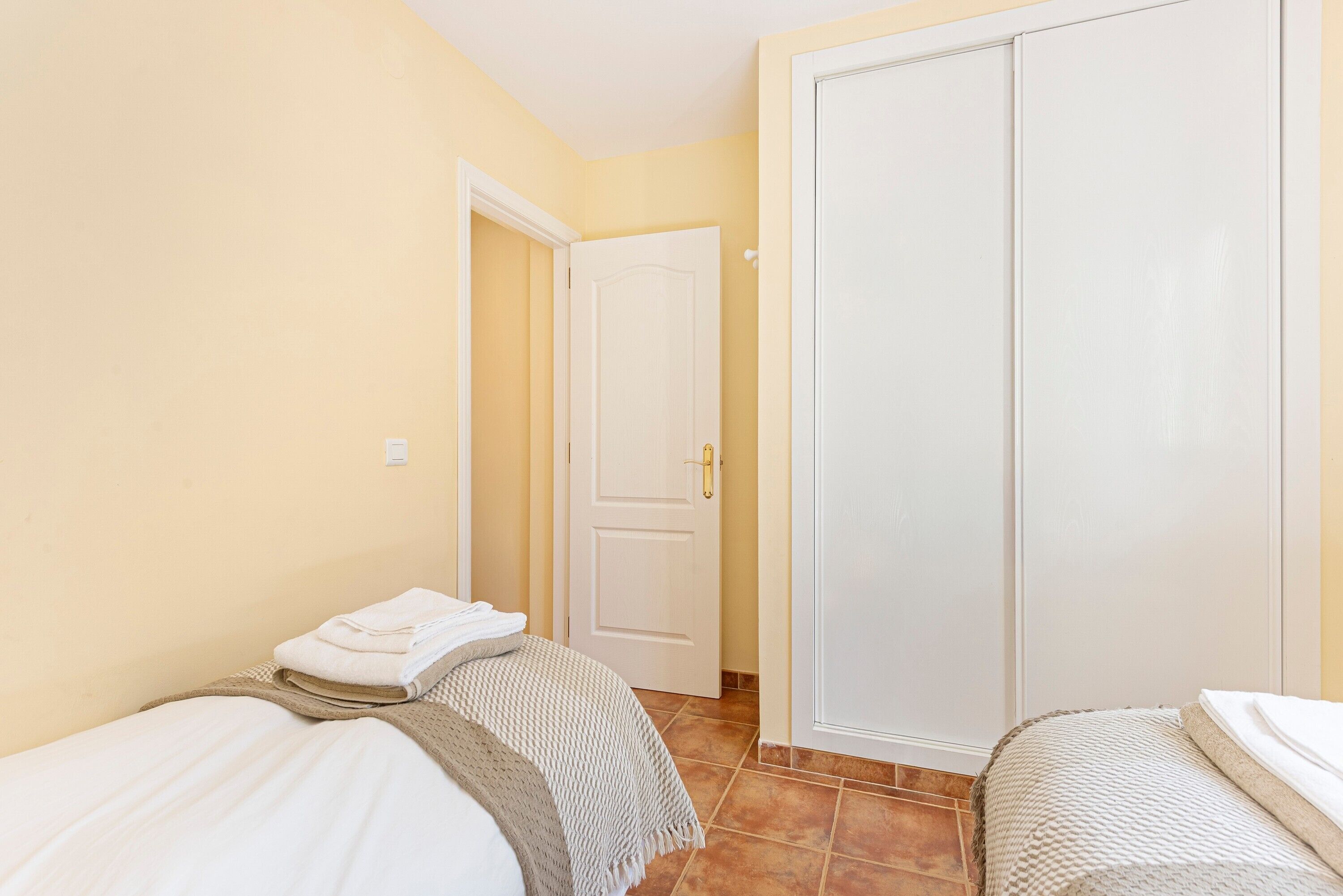 Fer et planche à repasser, Wi-Fi, draps fournis