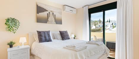 Fer et planche à repasser, Wi-Fi, draps fournis