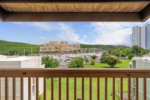 Appartement Deluxe, balcon | Enceinte de l’hébergement