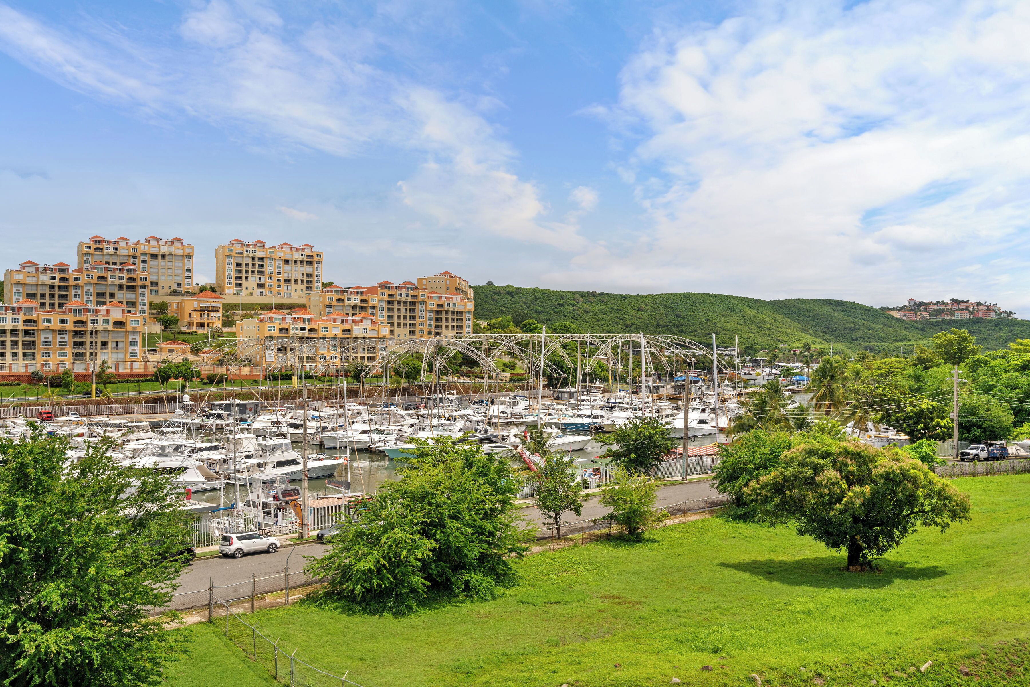 Deluxe Apartment, Balcony | Marina